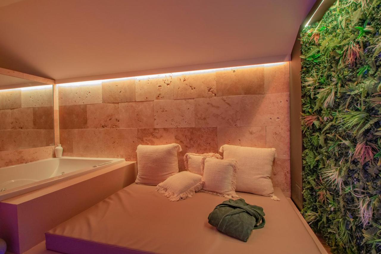 Hotel Les Bains D'Eros Cuers Esterno foto